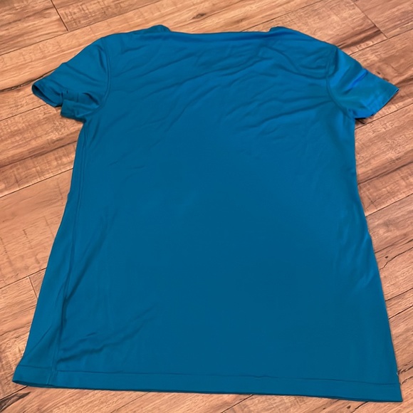 Adidas womens medium climalite tshirt - Picture 4 of 5